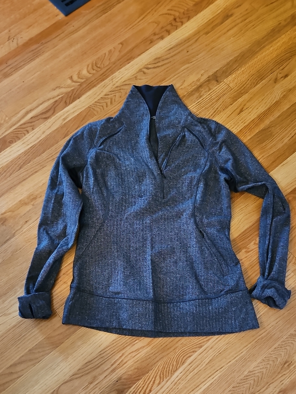 Lululemo. Gray Women's Quarter-Zip Sweater Pullover